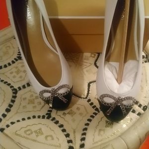 Michael Kors posey ballet black and white